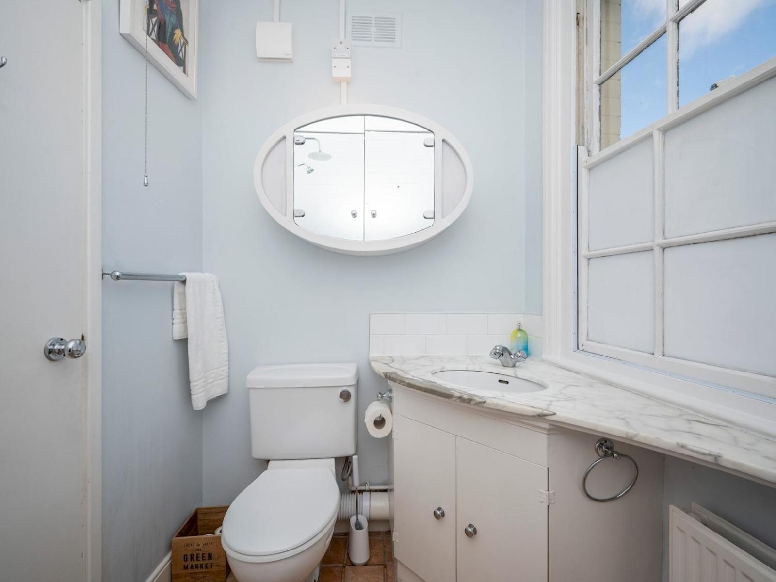 Pass The Keys Unique 1 Bed Over 3 Floors With Private Terrace *