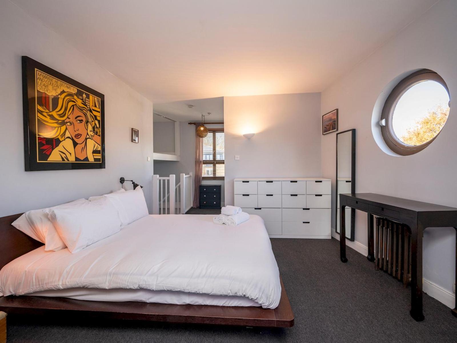 Pass The Keys Unique 1 Bed Over 3 Floors With Private Terrace Londres